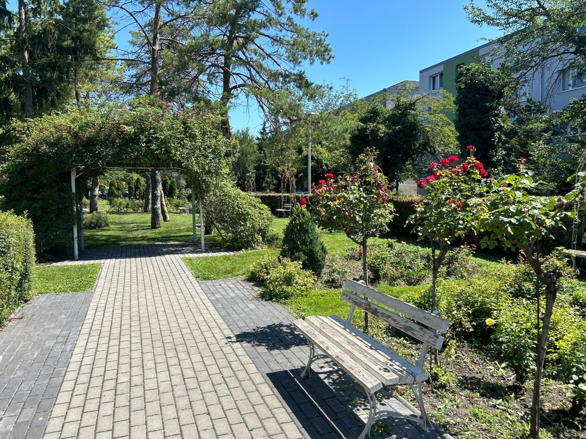 Apartman Rose Dunajska Streda Exterior photo